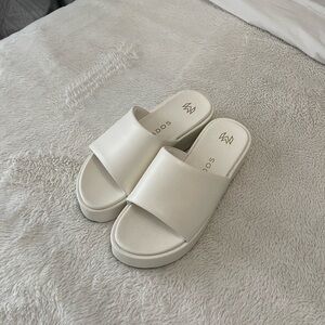 Platform Sandals 🌴🕊️